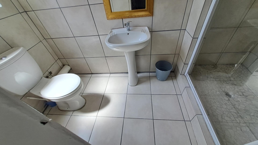 5 Bedroom Property for Sale in Brandwag Free State